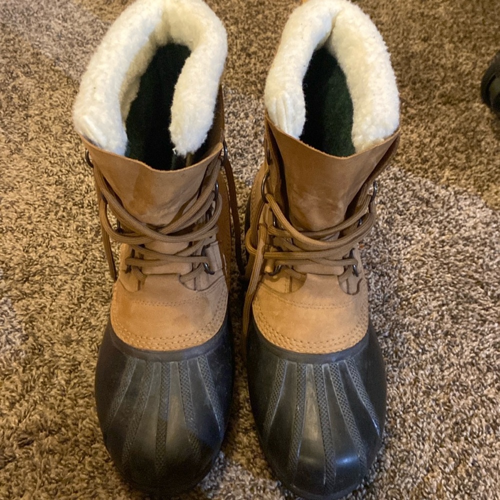 Women’s size 10.